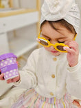 Load image into Gallery viewer, Babychino Cup - Daisy Flower
