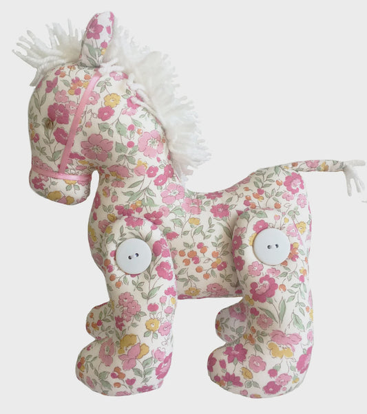 Jointed Pony Rose Garden 22cm