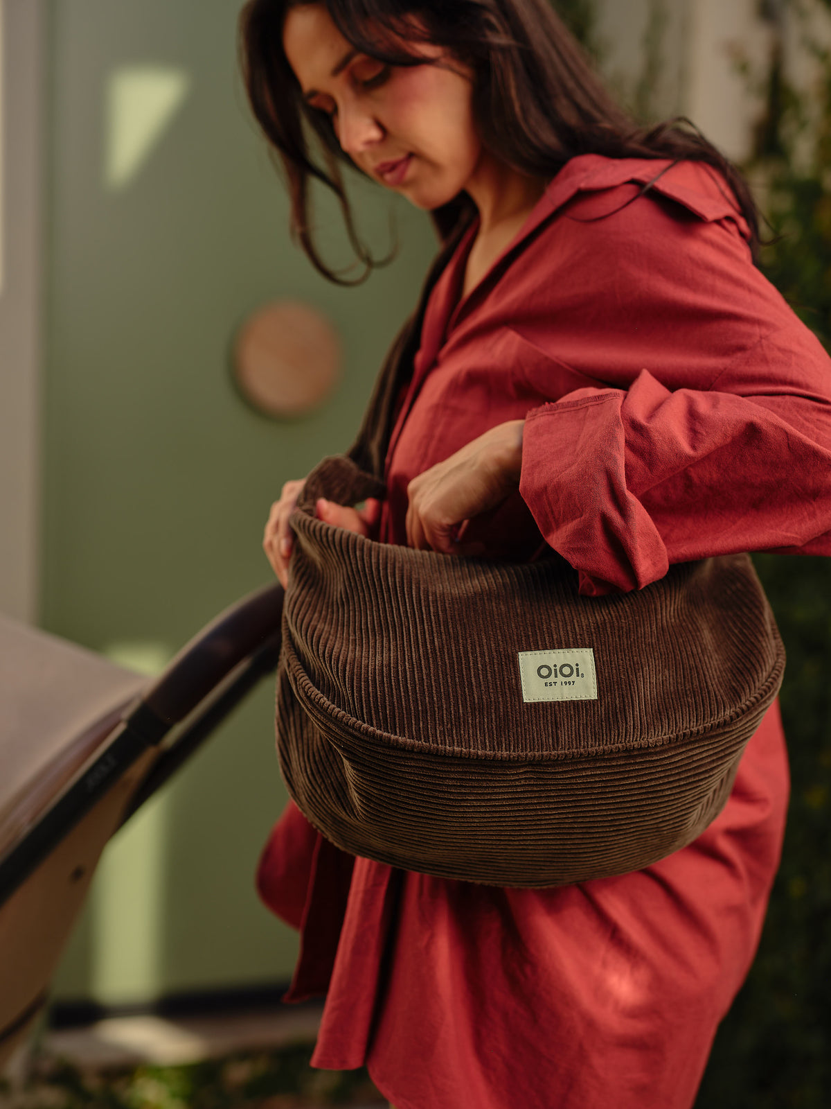 OiOi - Luna Crossbody - Chocolate Brown Corduroy
