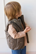 Load image into Gallery viewer, Rudi Puffer Vest - Acorn Wolf
